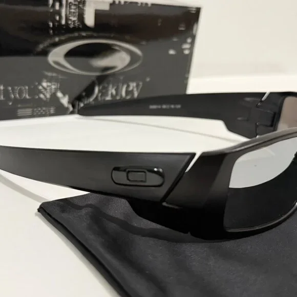 Oakley GASCAN Black Matte Frame OO9014 Chrome Iridium Lenses - Picture 2 of 7